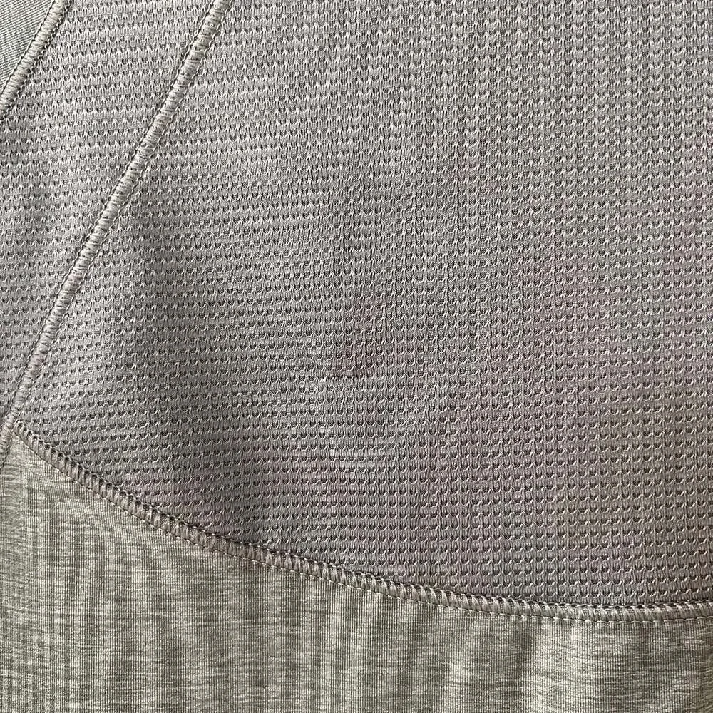 Under Armour Women's Gray Heather Long Sleeve Shirt Size L Mesh‎ Detail - Picture 10 of 10